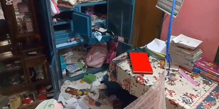 রুপগঞ্জে ব্যবসায়ীর বাড়িতে দুর্ধর্ষ ডা/কাতি- ৪ জনকে কু/পিয়ে জ/খম