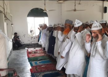 সৌদির সঙ্গে মিল রেখে ফতুল্লায় ঈদ উদযাপন