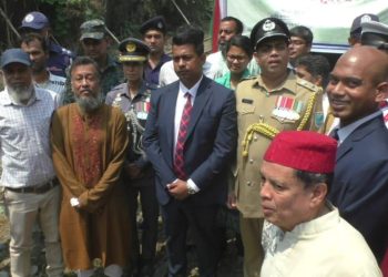 ঢাকা-নারায়ণগঞ্জ রুটে নতুন ৮ জোড়া ট্রেন সার্ভিসের উদ্বোধন করলেন ডিসি