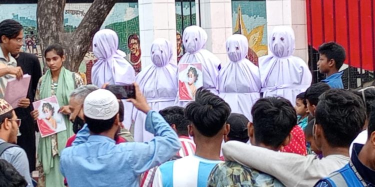 ধর্ষণের শিকার আছিয়া মৃত্যুর প্রতিবাদে ছাত্র ফেডারেশনের কাফন মিছিল