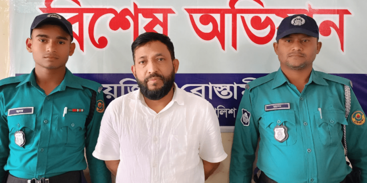 বায়েজিদে পুলিশের তালিকাভুক্ত শীর্ষ সন্ত্রাসী গ্রেফতার