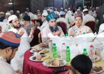 রাজনীতিবিদ ও বিশিষ্ট জনদের সম্মানে জামায়াতের ইফতার