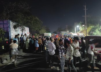 সোনারগাঁয়ে শ্রমিকদের বিক্ষোভ, ঢাকা-চট্টগ্রাম মহাসড়কে ৫ কিলোমিটার যানজট