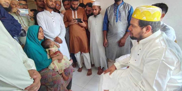 ঈদে নিহত সুমাইয়ার পরিবারের খোঁজ নিলেন উপদেষ্টা মাহফুজ আলম