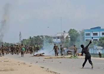 রূপগঞ্জে শ্রমিক বিক্ষোভ, সেনাবাহিনী-পুলিশসহ আহত ৫০