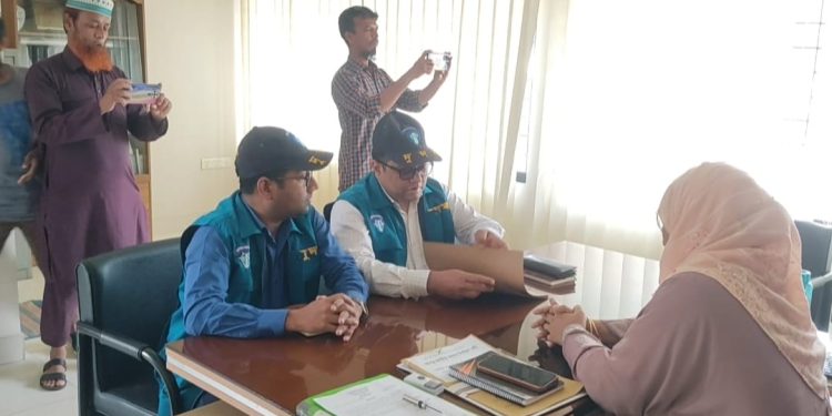 বন্দরে এলজিইডি অফিসে দুদকের অভিযান,তদন্তের জন্য নিয়ে গেছেন নথি