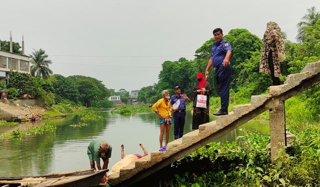 সোনারগাঁয়ের মারীখালি নদী থেকে অজ্ঞাত নারীর মরদেহ উদ্ধার