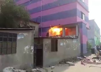 রুপগঞ্জে গ্যাস লাইন বিস্ফোরণের ঘটনায় দগ্ধ ২ জনের মৃ ত্যু