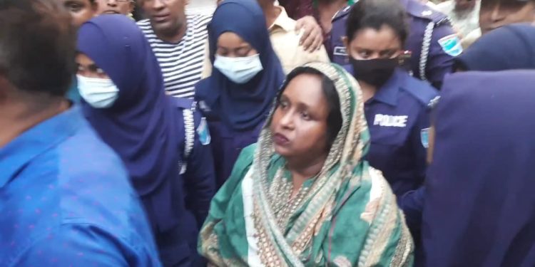 ভোরে গ্রেপ্তার হলেন সাবেক মেয়র আইভী