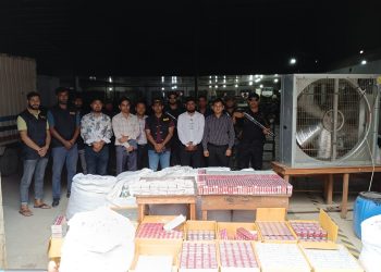 রাজস্ব ফাঁকি দিয়ে সিগারেট উৎপাদনের দায়ে রয়েল টোবাকো কারখানাকে কারাদন্ড ও জরিমানা