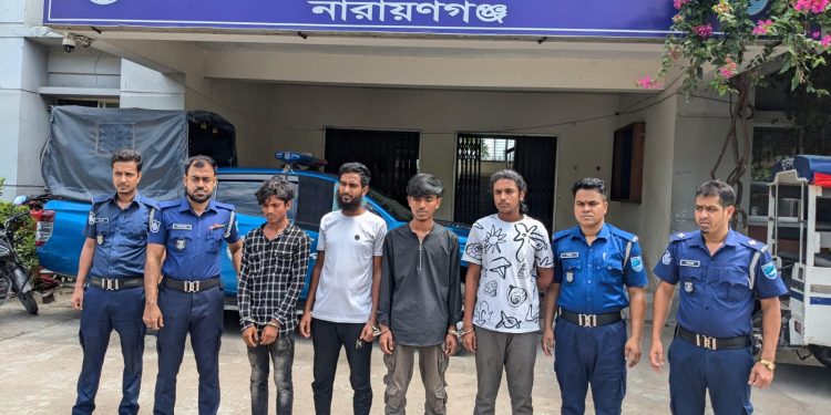 সিদ্ধিরগঞ্জে ছুরিকা/ঘাতে কিশোর খু/ন, গ্রে/প্তার ৪