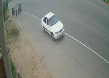 সোনারগাঁয়ে প্রাইভেটকারযোগে টাকা ছিনতাই