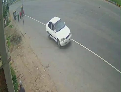 সোনারগাঁয়ে প্রাইভেটকারযোগে টাকা ছিনতাই