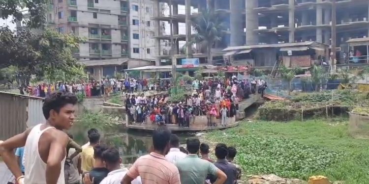 সিদ্ধিরগঞ্জে লেকে ভাসছিল অজ্ঞাত নারীর মরদেহ