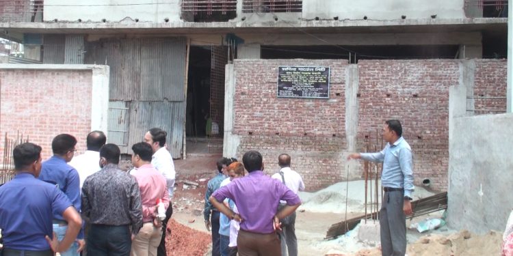 ফতুল্লায় নকশা বহির্ভূত পাঁচটি ভবনে রাজউকের অভিযানে জরিমানা