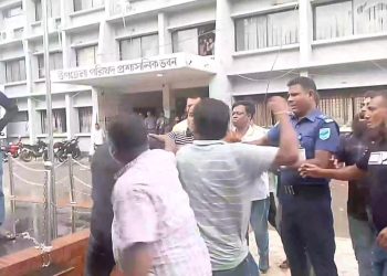 সদর উপজলায় হাটের ইজারার দরপত্র জমা দেয়াকে কেন্দ্র করে সং/ঘর্ষ