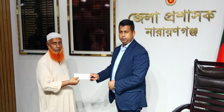 সরকার জনগণের জন্য নিঃসন্দেহে অভূতপূর্ব কাজ করে যাচ্ছে-ডিসি