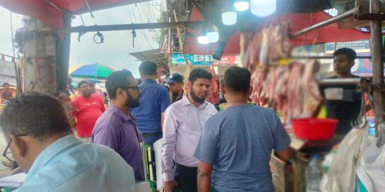 জনস্বার্থে নারায়ণগঞ্জের বাজারে জেলা প্রশাসনের অভিযান