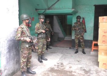 ফতুল্লায় অনুমোদনহীন জুস কারখানায় যৌথ বাহিনীর অভিযান