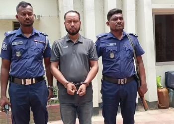 রুপগঞ্জে এডিশনাল এসপি পরিচয় দানকারী জাকির গ্রেপ্তার