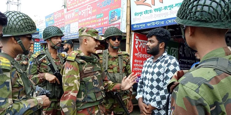 কাঁচপুরে অতিরিক্ত ভাড়া আদায়ের বিরুদ্ধে সেনাবাহিনীর অভিযান