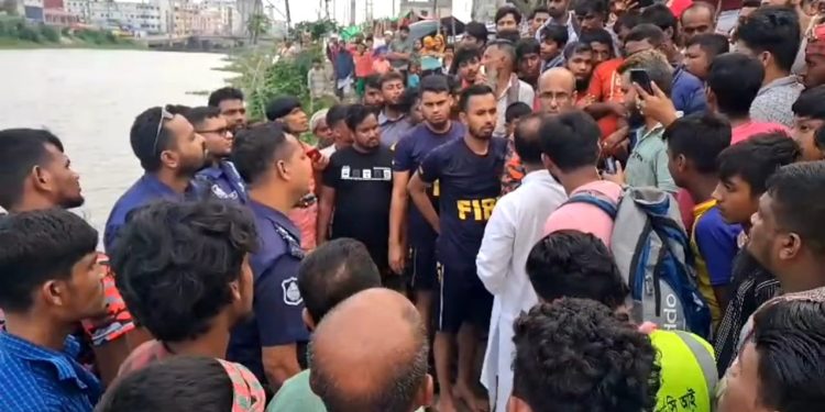 সিদ্ধিরগঞ্জে ডিএনডি লেকের পানিতে ডুবে শিশুর মৃ/ত্যু