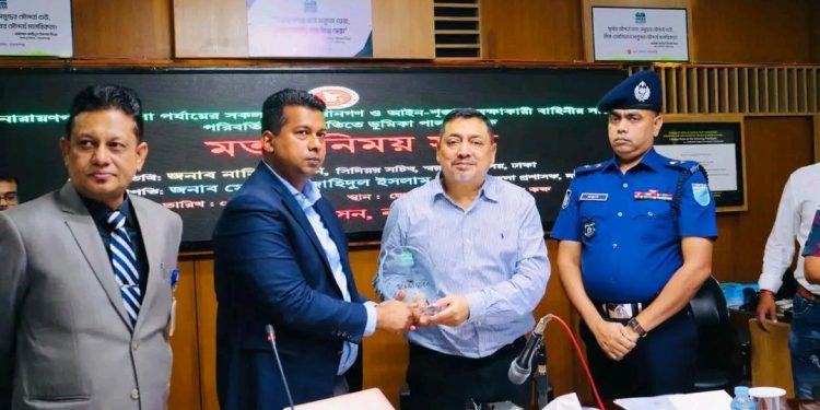 নারায়ণগঞ্জ পরিদর্শন করেছেন স্বরাষ্ট্র মন্ত্রণালয়ের সিনিয়র সচিব গনি