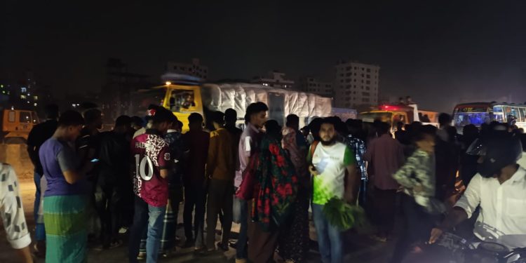 ঢাকা-চট্টগ্রাম মহাসড়কে ট্রাকচাপায় মোটরসাইকেল আরোহীর মৃত্যু, চালক-হেলপার আটক