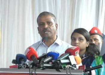 আপনারা ঐক্যবদ্ধ থাকলে চাঁদাবাজদের প্রতিরোধ করতে পারবেন: আসিফ নজরুল