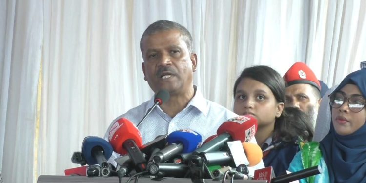 আপনারা ঐক্যবদ্ধ থাকলে চাঁদাবাজদের প্রতিরোধ করতে পারবেন: আসিফ নজরুল