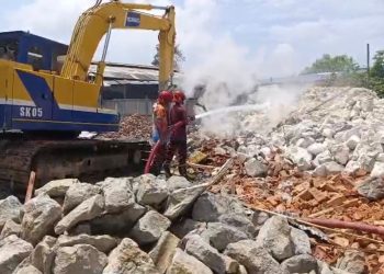 সোনারগাঁয়ে ৩ টি অবৈধ চুনা কারখানা গুড়িয়ে দিয়ে গ্যাস সংযোগ বিচ্ছিন্ন