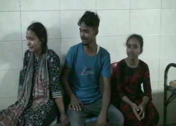 বন্দরে স্ত্রীকে কু/পি/য়ে হ/ত্যা করেছে স্বামী