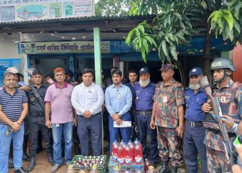 সিদ্ধিরগঞ্জে অবৈধভাবে পেট্রোলিয়াম মজুদ ও বিক্রির বিরুদ্ধে অভিযান