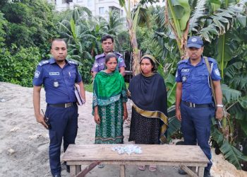 ফতুল্লায় যৌথবাহিনীর অভিযানে গাঁজা সহ দুই নারী আটক