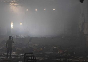 চাষাঢ়া জিয়া হলে হঠ্যাৎ আগুন