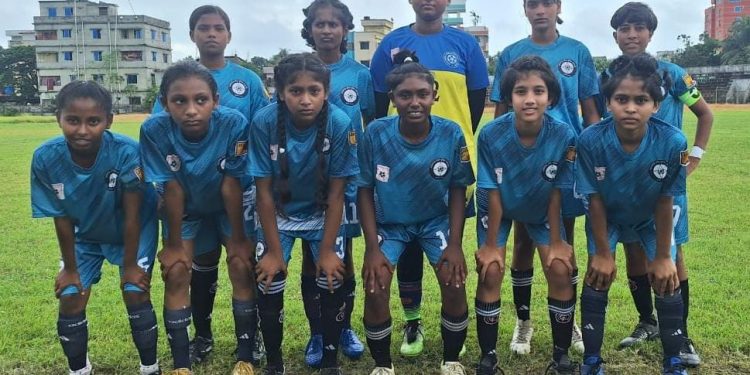 জেএফএ কাপ-অ-১৪ ফুটবল হাফসার হ্যাটট্রিকে নারায়ণগঞ্জের মেয়েরা জিতলো