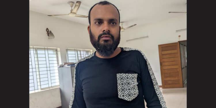 নারায়ণগঞ্জে ভাবীকে কুপিয়ে হত্যা, থানায় আত্মসমর্পণ করলেন ভাসুর