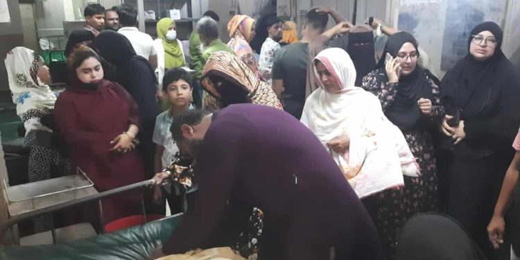 ফতুল্লায় বিদ্যুস্পৃট হয়ে মা ও মেয়ের মৃত্যু