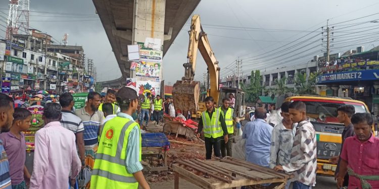 ঢাকা-সিলেট মহাসড়কের রূপগঞ্জে উচ্ছেদ অভিযান