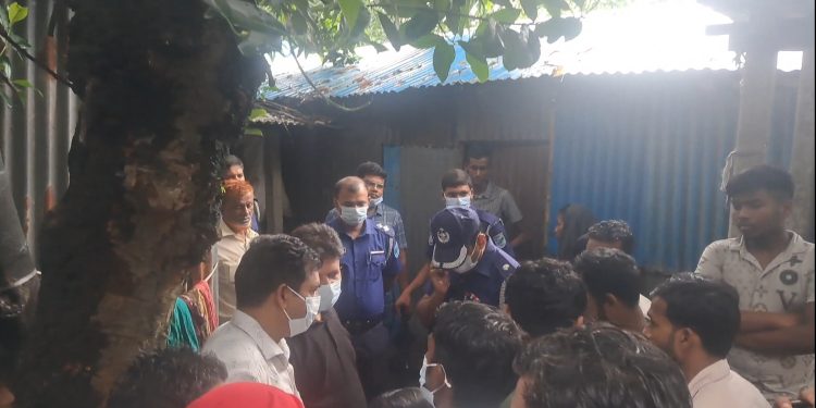 সিদ্ধিরগঞ্জে পৃথক স্থান থেকে দুই লাশ উদ্ধার