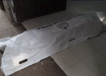 শহরে হকারের ঘুষিতে আরেক হকার নি/হ/ত