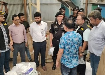 ফতুল্লায় চার প্লাষ্টিক কারখানায় অভিযান, ৪ লাখ টাকা জরিমানা