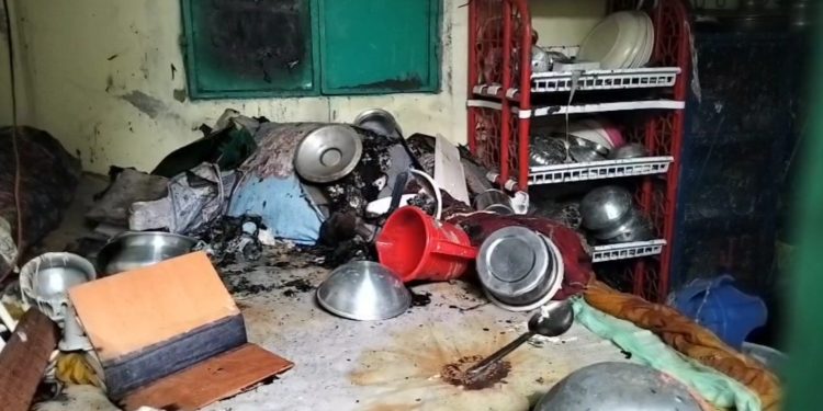 সিদ্ধিরগঞ্জে ফ্রিজে বৈদ্যুতিক শর্টসার্কিটে দ/গ্ধ ৯