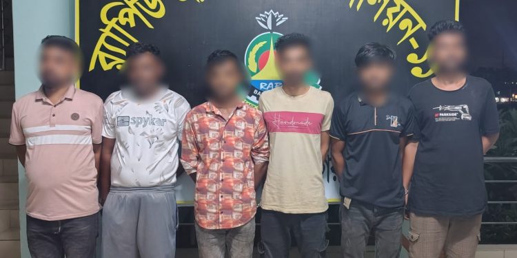 সোনারাগায়ে গাঁজা সহ আটক ৬