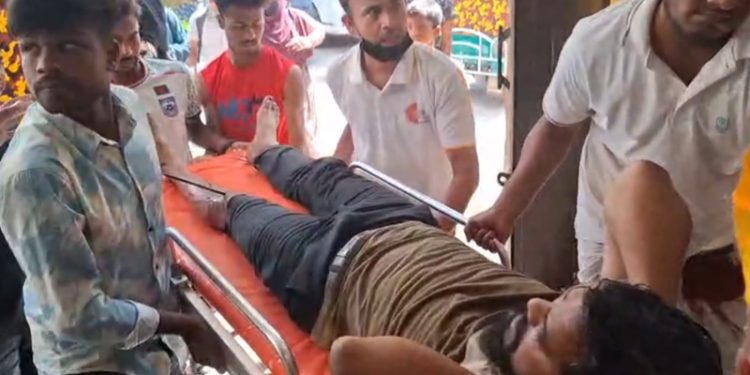 আড়াইহাজারে দুই গ্রামবাসীর সংঘ/র্ষে আ/হত ১০