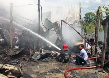 বন্দরে তুলার গোডাউনে ভয়াবহ আগুন