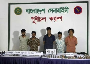 রূপগঞ্জে যৌথ বাহিনীর অভিযানে শুটার রিয়াজ বাহিনীর পাঁচ সহযোগী গ্রেপ্তার