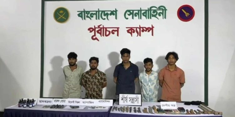 রূপগঞ্জে যৌথ বাহিনীর অভিযানে শুটার রিয়াজ বাহিনীর পাঁচ সহযোগী গ্রেপ্তার