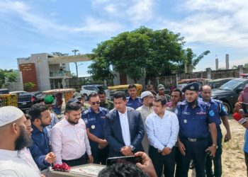 আড়াইহাজারে মেঘনাপাড়ে প্রস্তাবিত ইকো পার্ক নির্মাণকাজের উদ্বোধন করলেন ডিসি