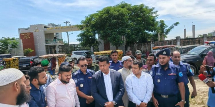 আড়াইহাজারে মেঘনাপাড়ে প্রস্তাবিত ইকো পার্ক নির্মাণকাজের উদ্বোধন করলেন ডিসি